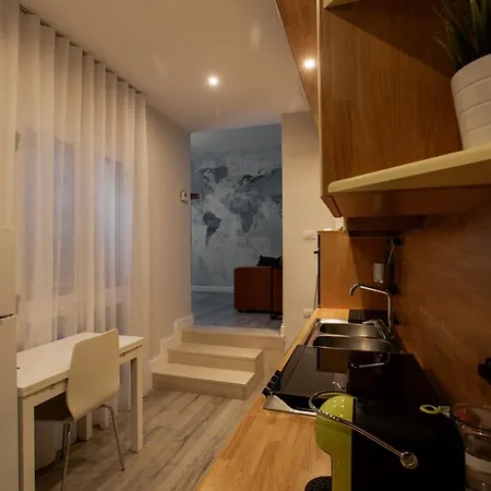 לינה וארוחת בוקר Livingstone 3*